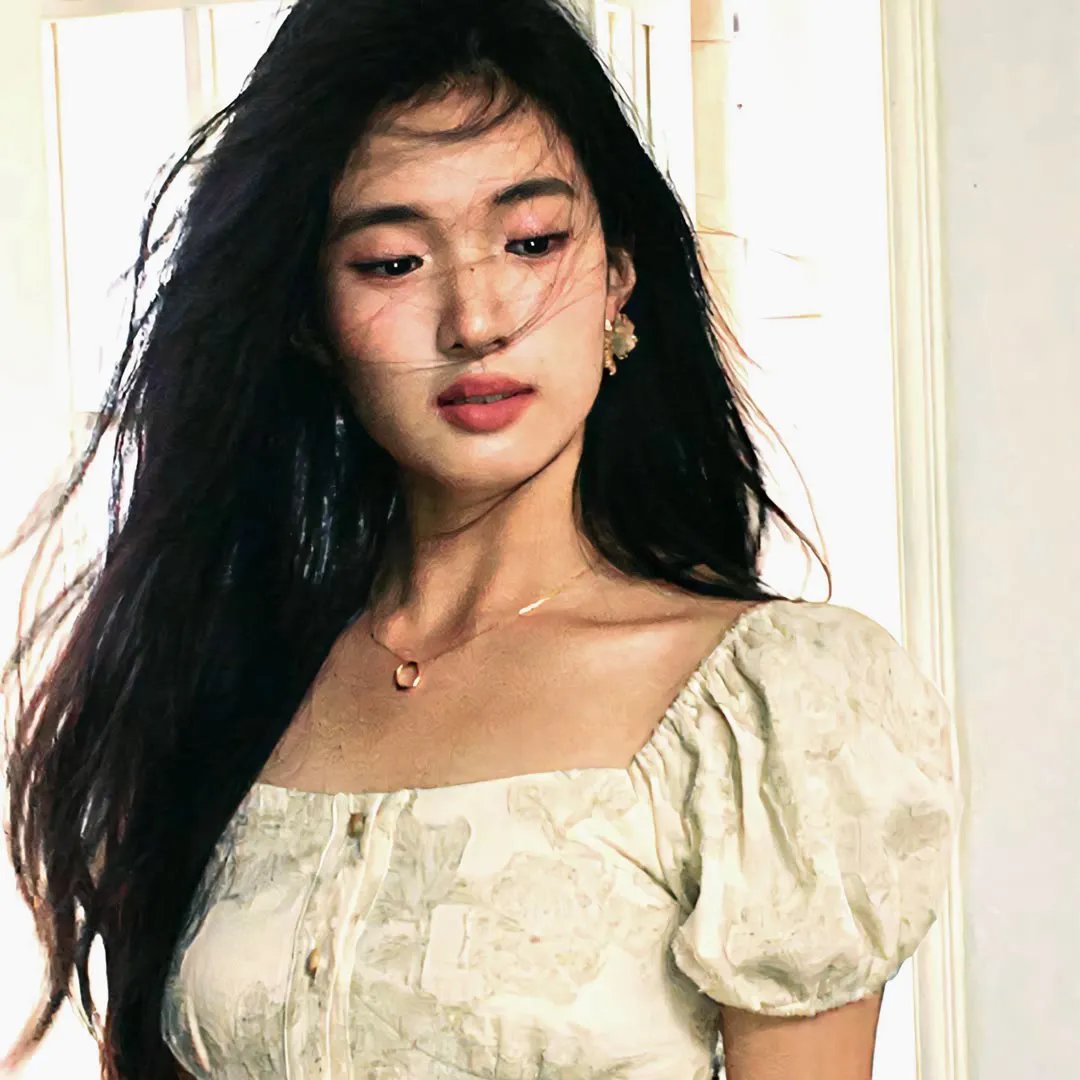 戴丝绸帽的男人