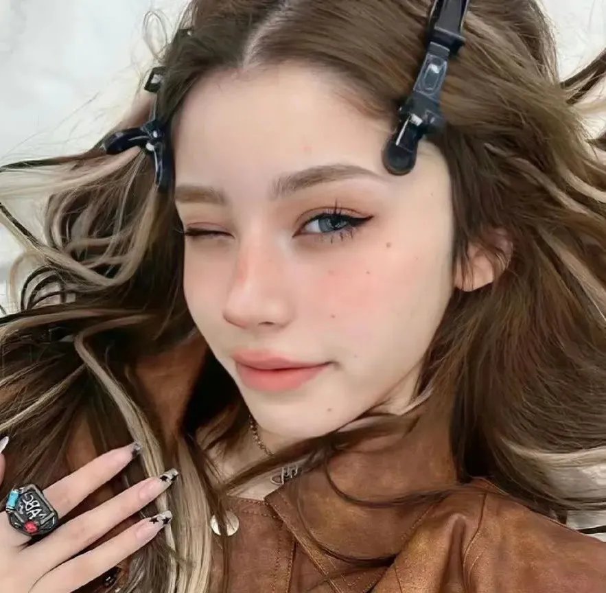 跪毯旁的眼泪